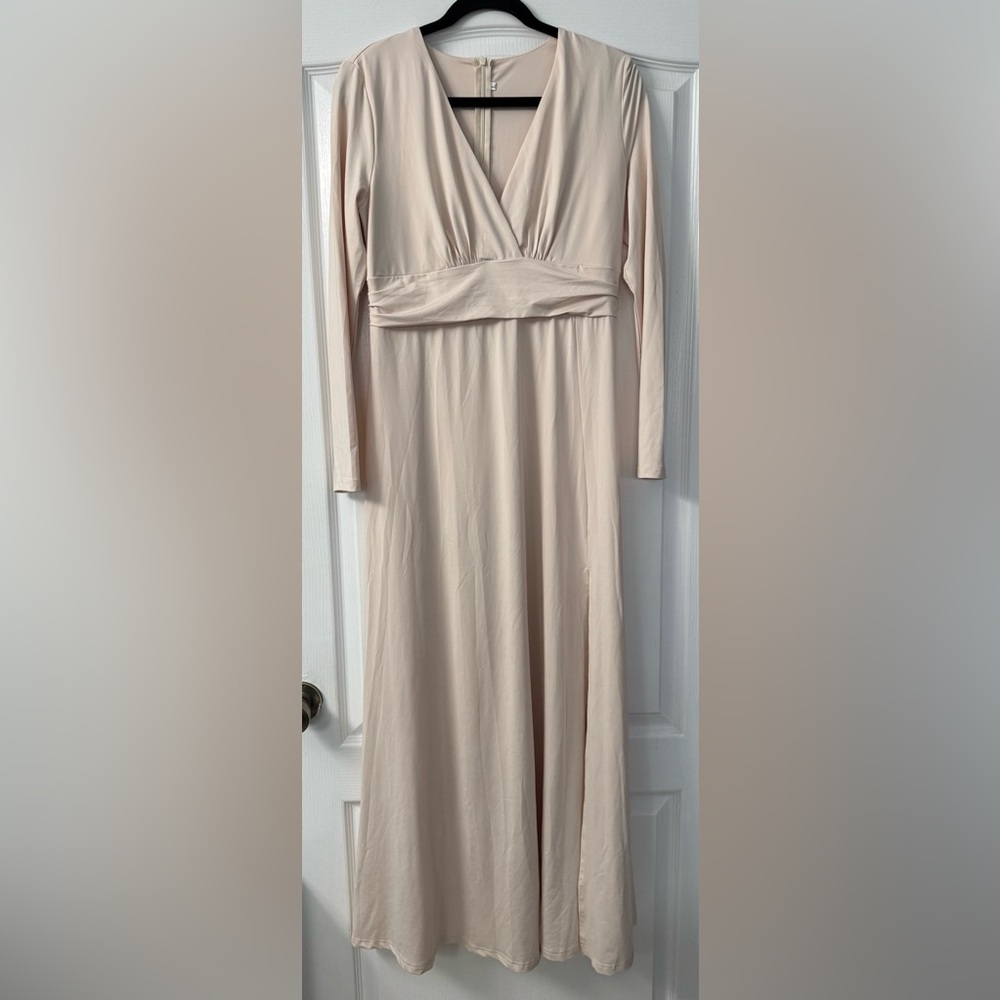 Elegant Cream Long Sleeve Stretchy Maxi Dress with a Slit - Picture 3 of 12